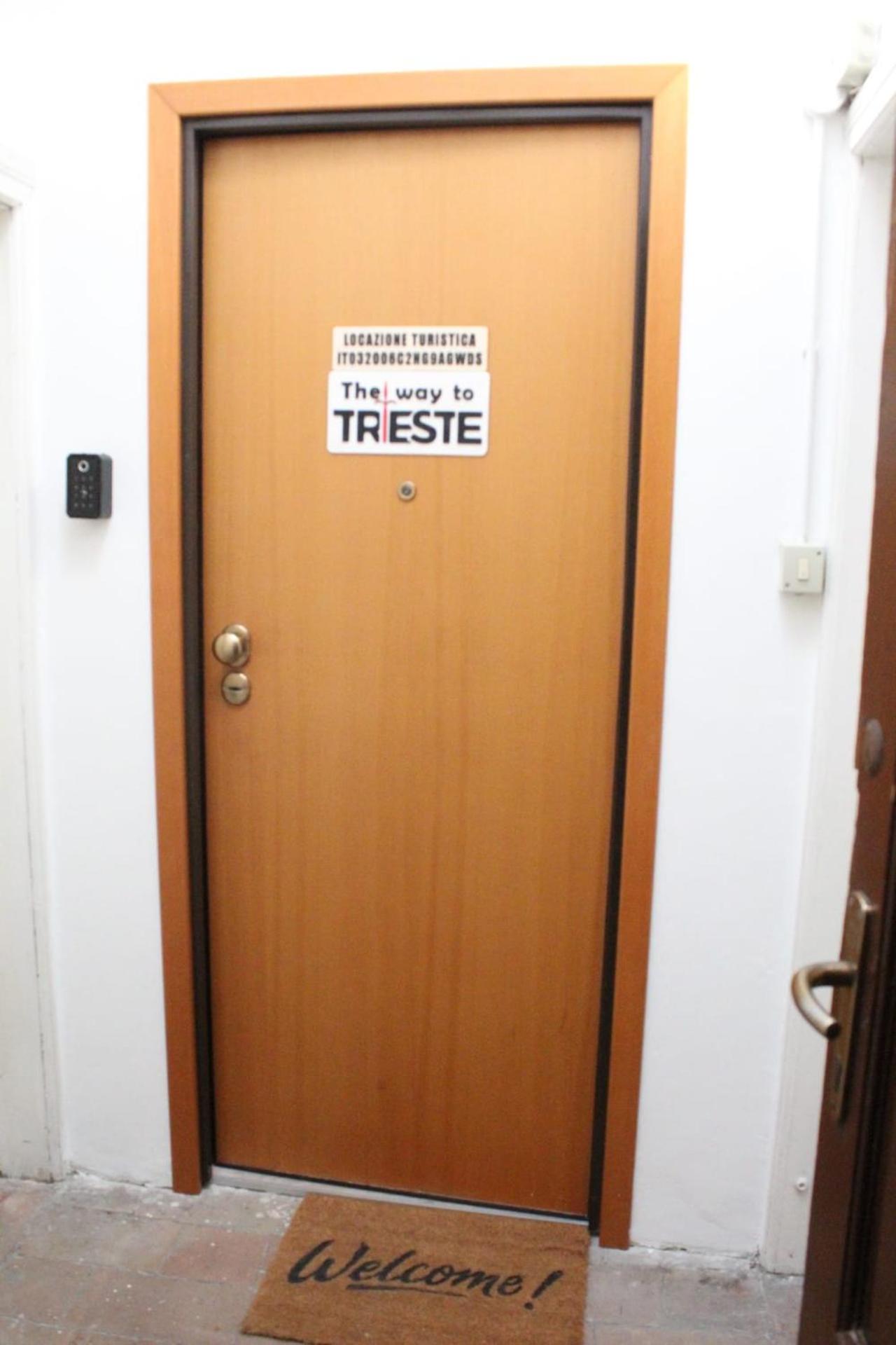 The Way To Trieste Bikes Storage Eksteriør billede
