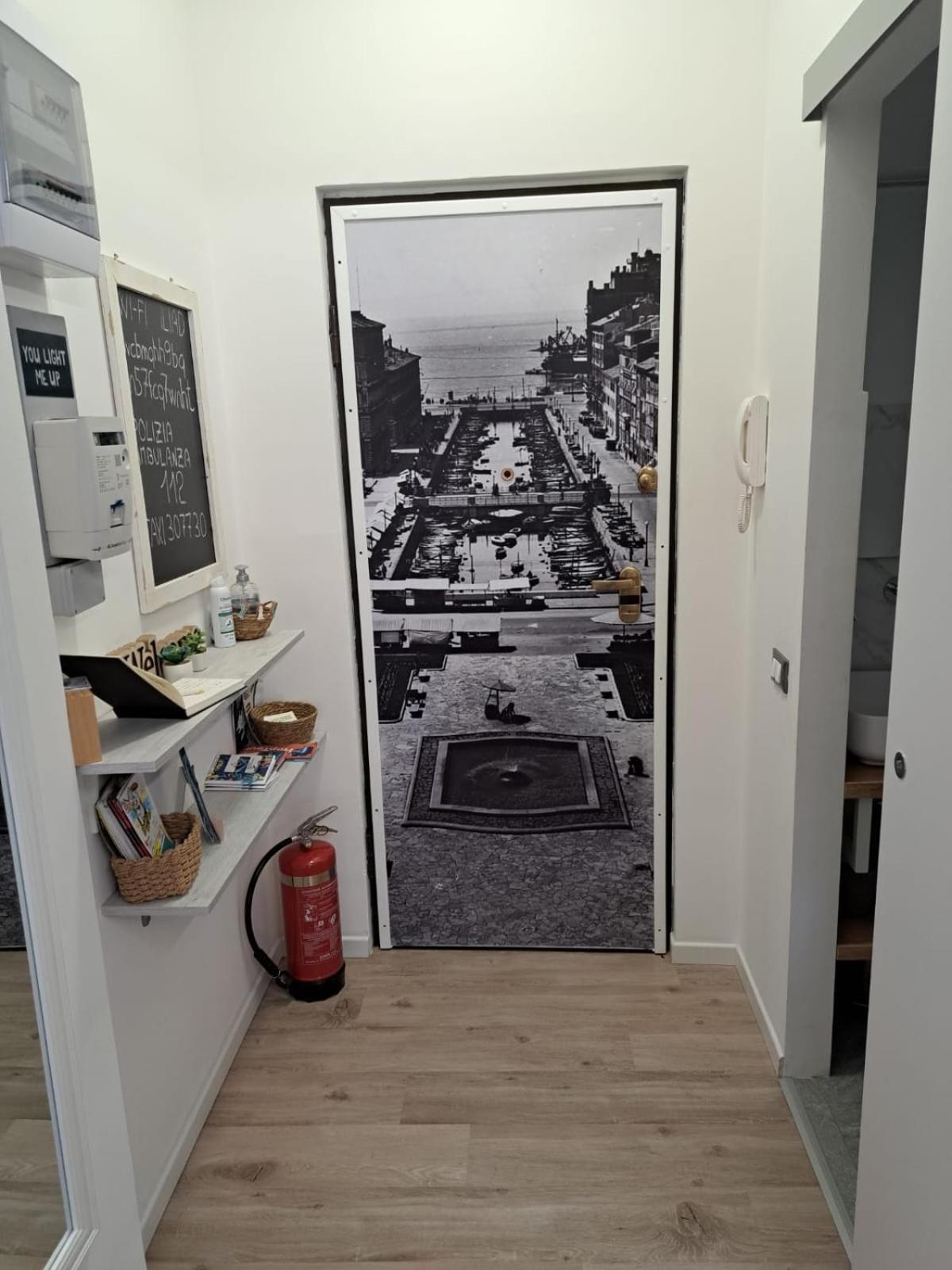 The Way To Trieste Bikes Storage Eksteriør billede